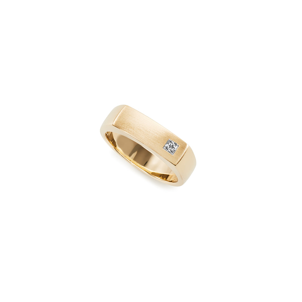 18k yellow gold and diamond ring